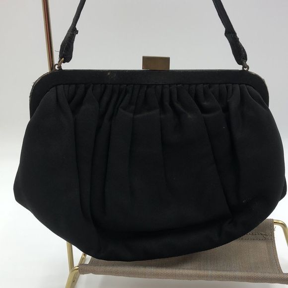 Vintage Mid-Century MM Black pleated fabric handbag with bronze clasp - Picture 3 of 9